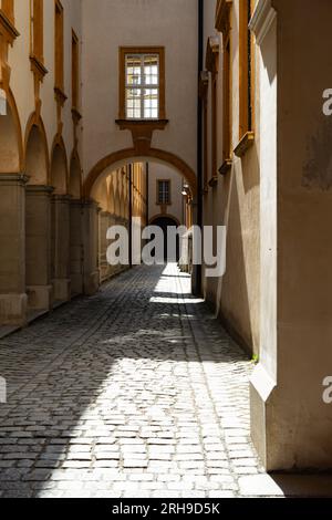 Detaillierte und großwinkelige Bilder des melker Klosters in melk, einem beeindruckenden barocken Dom und religiösen Komplex Stockfoto