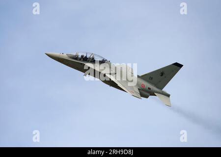 Die italienische Luftwaffe Leonardo T-346 Twin Engine Military Jet Trainer zeigt auf der Royal International Air Tattoo in der RAF Fairford in England Stockfoto