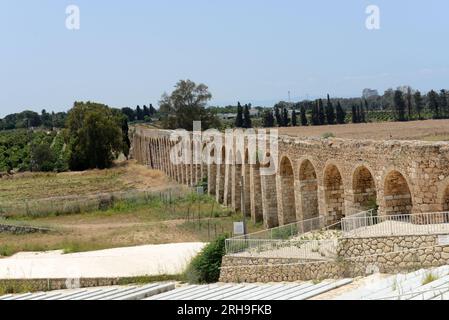 Das Acre Ottoman Aquädukt in der Nähe von Kibbutz Lohamei Hagetaot im westlichen Galiläa in Israel. Stockfoto