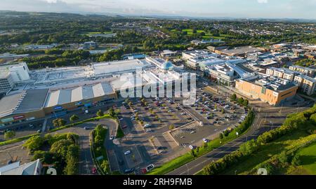 Panoramablick auf das Stadtzentrum von Livingston, Livingston, West Lothian, Schottland. Stockfoto