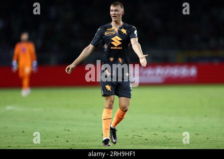 Turin, Italien. 14. Aug. 2023. Perr Schuurs vom Turin FC Gesten während des Spiels der Coppa Italia Runde 32 zwischen dem Turin FC und Feralpisalo im Stadio Olimpico Grande Torino am 14. August 2023 in Turin, Italien. Kredit: Marco Canoniero/Alamy Live News Stockfoto