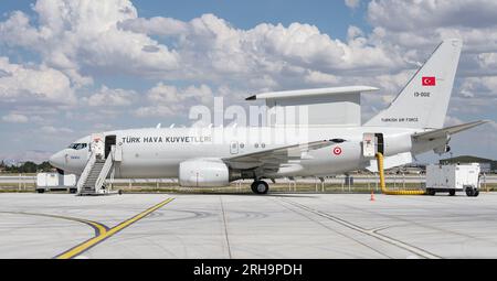 KONYA, TURKIYE - 30. JUNI 2022: Boeing E-7T Peace Eagle der türkischen Luftwaffe (33963) am Flughafen Konya während der Übung der Anatolischen Adler-Luftwaffe Stockfoto