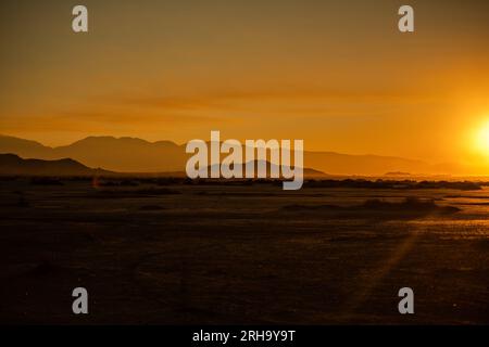 California Mojave Desert Sunset El Mirage Basin, Vereinigte Staaten von Amerika Stockfoto