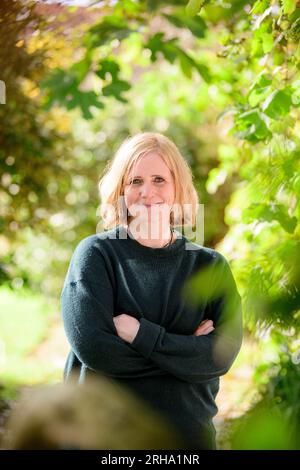 AMI Bouhassane Enkeltochter von Lee Miller und Co-Director von Farleys House & Gallery Ltd Fotografiert in Farley Farm, Muddles Green bei Chiddingly, East Sussex, Großbritannien. NUR REDAKTIONELLE VERWENDUNG. Stockfoto