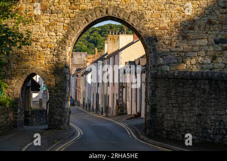 Ich sehe Conwy vom Nordtor in der Stadtmauer. Conwy, Nordwales Stockfoto