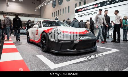 Porsche 911 GT3 Cup Rennwagen. Rennwagen auf der Motorshow. Stockfoto