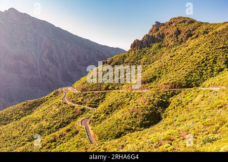 Bergkurvenstraße auf Teneriffa Stockfoto