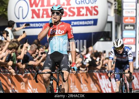 Leuven, Belgien. 15. Aug. 2023. Der belgische Arnaud De Lie von Lotto-Dstny gewinnt das eintägige Radrennen „Tour of Leuven - Memorial Jef Scherens“ in Leuven, Dienstag, den 15. August 2023. BELGA FOTO BERT GOYVAERTS Kredit: Belga News Agency/Alamy Live News Stockfoto