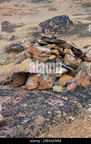 Grönland, Uummannaq Bay, Akulleq. Historische Steinfuchsfalle, vermutlich Thule-Kultur, etwa 500 Jahre alt. Stockfoto