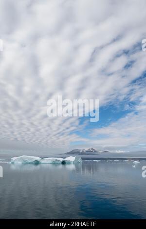 Westgrönland, Baffin Bay, Malerischer Uummannaq Fjord. Zweitgrößtes Fjordsystem in Grönland. Stockfoto