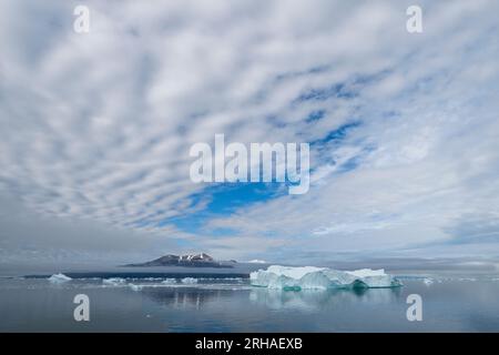 Westgrönland, Baffin Bay, Malerischer Uummannaq Fjord. Zweitgrößtes Fjordsystem in Grönland. Stockfoto