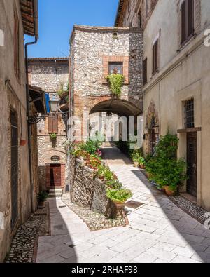 Das wunderschöne Dorf Cesi in der Provinz Terni, Umbrien, Mittelitalien. Stockfoto