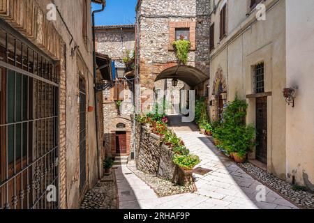 Das wunderschöne Dorf Cesi in der Provinz Terni, Umbrien, Mittelitalien. Stockfoto