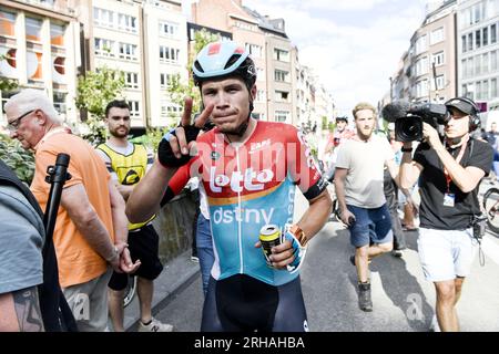 Leuven, Belgien. 15. Aug. 2023. Der belgische Arnaud De Lie von Lotto-Dstny feiert nach dem Gewinn des eintägigen Radrennens „Tour of Leuven - Memorial Jef Scherens“ in Leuven, Dienstag, den 15. August 2023. BELGA FOTO GOYVAERTS Kredit: Belga News Agency/Alamy Live News Stockfoto