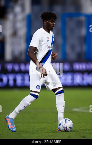 Yann Aurel Bisseck vom FC Internazionale in Aktion während des freundlichen Fußballspiels zwischen FC Internazionale und KF Egnatia. Stockfoto
