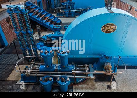 Innenausstattung des Maschinenraumgebäudes des hydraulischen Bootslifts Nr. 3 am Canal du Centre in Strépy-Bracquegnies, La Louvière, Hennegau, Wallonien, Belgien Stockfoto