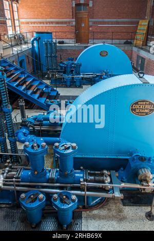 Innenausstattung des Maschinenraumgebäudes des hydraulischen Bootslifts Nr. 3 am Canal du Centre in Strépy-Bracquegnies, La Louvière, Hennegau, Wallonien, Belgien Stockfoto