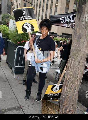 New York City, USA. 15. Aug. 2023. Pfefferminz nimmt am 15. August 2023 in New York City, NY, an der Streikade der Mitglieder der sag-AFTRA und der WGA Teil © Steven Bergman/AFF-USA.COM Kredit: AFF/Alamy Live News Stockfoto