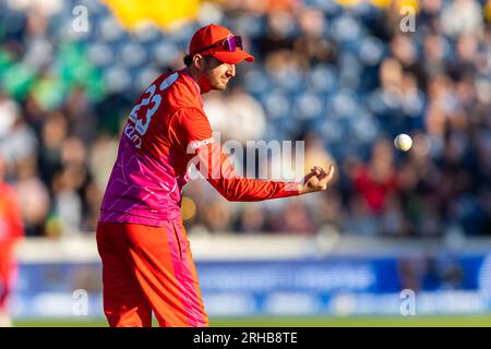 Sophia Gardens, Cardiff, Großbritannien. 14. Aug. 2023. The 100 Mens Cricket, Welsh Fire gegen Trent Rockets; Welsh Fire's Stevie Eskinazi fängt an. Kredit: Action Plus Sports/Alamy Live News Stockfoto