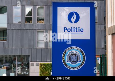 Anvers, Belgien - 9. September 2022: Polizeiaufklärungsschild Stockfoto