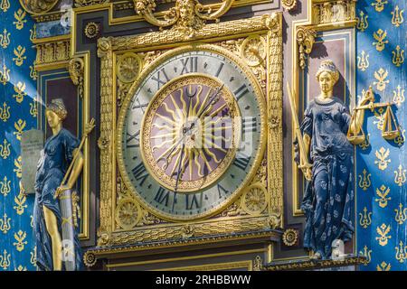 Conciergerie-Uhr auf dem Uhrenturm der Conciergerie in Paris Stockfoto
