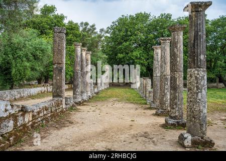 Die Ruinen des Palaestra (Ringen) im antiken Olympia, Geburtsort der Olympischen Spiele, in Elis, Peloponnes, Griechenland Stockfoto