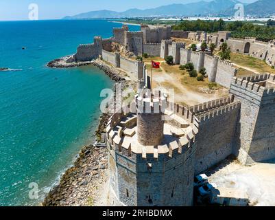 Luftaufnahme von Mamure Castle oder Anamur Castle in Anamur Town, Türkei Stockfoto