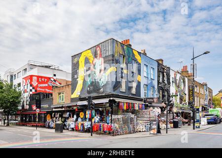 London, Großbritannien - 23. Mai 2023: Camden Town mit seinen berühmten Märkten, Restaurants und alternativen Kulturen Stockfoto