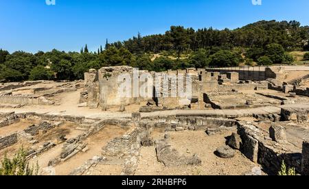 Blick auf die Kurie von Glanum. Saint Remy de Provence, Bouches du Rhone, Provence, Frankreich Stockfoto