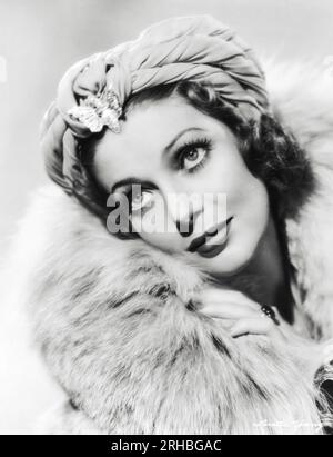 Hollywood, Kalifornien: c. 1936 Ein Porträt der Schauspielerin Loretta Young. Stockfoto