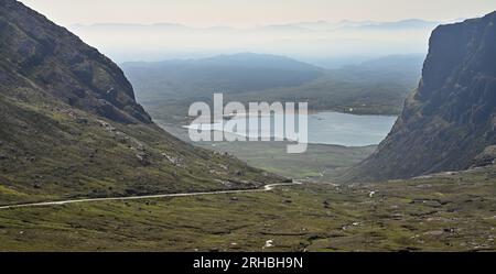 Bealach na Ba Aussichtspunkt Strathcarron auf der NC500 oder North Coast 500 Route nahe Applecross Schottland Stockfoto