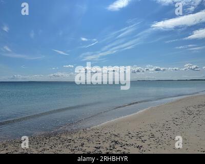 Leerer Strand an einem Sommermorgen, Nordby, Samsoe, Jütland, Dänemark Stockfoto