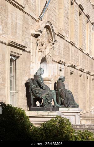 Die ehemalige Medizinische Fakultät befindet sich in der Altstadt in der Nähe der Kathedrale von Saint-Pierre. Montpellier, Occitanie, Frankreich Stockfoto