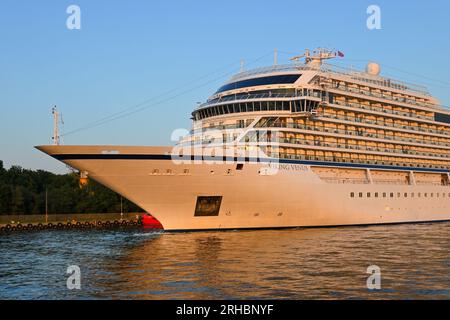 Danzig, Polen, 15. August 2023: VIKING VENUS Passagierschiff verlässt den Hafen von Danzig Stockfoto