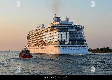 Danzig, Polen, 15. August 2023: VIKING VENUS Passagierschiff verlässt den Hafen von Danzig Stockfoto