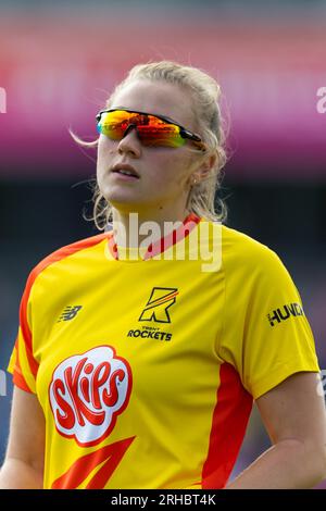 14. August 2023; Sophia Gardens, Cardiff, Wales: The 100 Womens Cricket, Welsh Fire versus Trent Rockets; Trent Rockets Women's Cassidy McCarthy auf dem Spielfeld Stockfoto