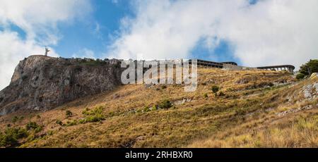 Das touristische und farbenfrohe Küstendorf Maratea in Süditalien, die Region Basilicata in Europa Stockfoto