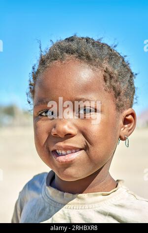 Namibia. Porträt eines Kindes in einem Dorf Damaraland Stockfoto