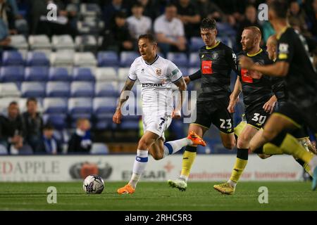 Birkenhead, Großbritannien. 15. Aug. 2023. Kieron Morris von Tranmere Rover macht eine Pause. EFL Skybet Football League Two Match, Tranmere Rovers gegen Harrogate Town im Prenton Park, Birkenhead, Wirral am Dienstag, den 15. August 2023. Dieses Bild darf nur zu redaktionellen Zwecken verwendet werden. Nur redaktionelle Verwendung, .pic von Chris Stading/Credit: Andrew Orchard Sports Photography/Alamy Live News Stockfoto