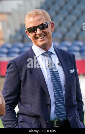 Canton, Ohio, USA. 3. Aug. 2023. Der ehemalige NFL-Cheftrainer Jason Garrett vor dem Pro Hall of Fame Game 2023 gegen die Cleveland Browns im Tom Benson Hall of Fame Stadium. (Kreditbild: © Debby Wong/ZUMA Press Wire) NUR REDAKTIONELLE VERWENDUNG! Nicht für den kommerziellen GEBRAUCH! Stockfoto