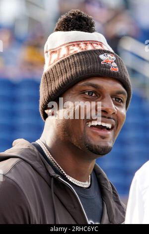 Canton, Ohio, USA. 3. Aug. 2023. Cleveland Browns Quarterback Deshaun Watson (4) vor dem Pro Hall of Fame Game 2023 gegen die Cleveland Browns im Tom Benson Hall of Fame Stadium. (Kreditbild: © Debby Wong/ZUMA Press Wire) NUR REDAKTIONELLE VERWENDUNG! Nicht für den kommerziellen GEBRAUCH! Stockfoto