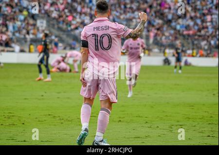 Chester, Pennsylvania, USA. 15. Aug. 2023. 15. August 2023, Chester PA, USA:Inter Miami CF-Spieler LIONEL MESSI (10) feiert nach einem Tor während des Halbfinalspiels des League Cup im Subaru Park Credit Image: © Ricky Fitchett via ZUMA Wire (Credit Image: © Ricky Fitchett/ZUMA Press Wire) REDAKTIONELLE VERWENDUNG! Nicht für den kommerziellen GEBRAUCH! Stockfoto