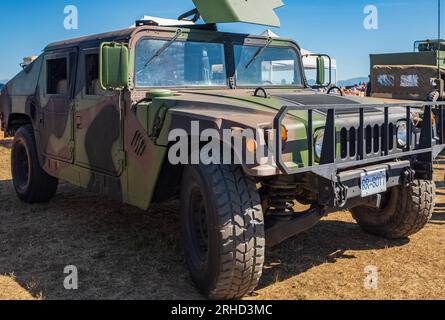 Armee-Truck. US-Militärfahrzeug Hummer H1-Lkw, der von der US-Armee für den Truppentransport verwendet wird. Gepanzertes Fahrzeug Hummer-Abbotsford BC Kanada-August 13,2023 Stockfoto