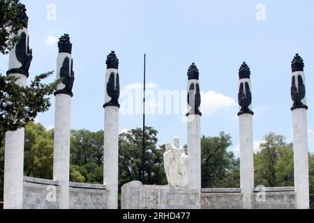 Mexiko-Stadt, Mexiko - 9. August 2023: Der Altar a la Patria oder Monumento a los Nios Heroes ist ein Mausoleum im Bosque de Chapultepec Stockfoto