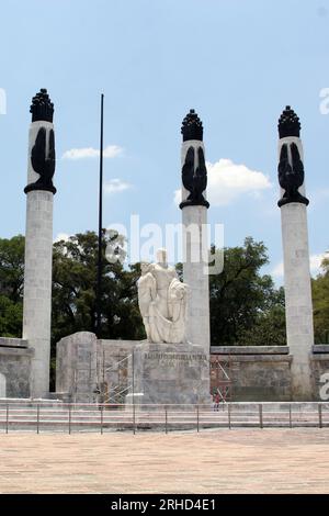 Mexiko-Stadt, Mexiko - 9. August 2023: Der Altar a la Patria oder Monumento a los Nios Heroes ist ein Mausoleum im Bosque de Chapultepec Stockfoto