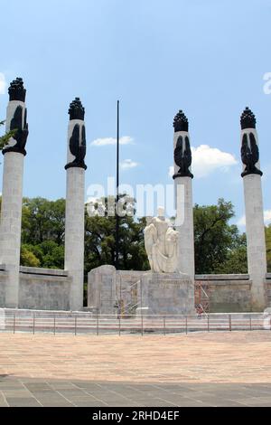 Mexiko-Stadt, Mexiko - 9. August 2023: Der Altar a la Patria oder Monumento a los Nios Heroes ist ein Mausoleum im Bosque de Chapultepec Stockfoto