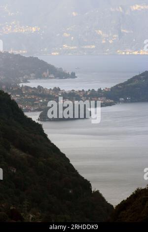 Isola Comacina Überblick über die kleine bewaldete Insel am Comer See, Italien Stockfoto