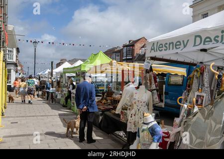 Saturday Market Stalls, Lymington, Hampshire, England, Großbritannien Stockfoto