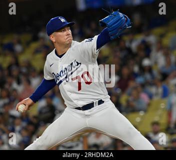 Los Angeles, Usa. 15. Aug. 2023. Die Los Angeles Dodgers, die den Pitcher starten, Bobby Miller windet an, um im vierten Inning im Dodgers Stadium in Los Angeles am Dienstag, den 15. August 2023, gegen die Milwaukee Brewers zu liefern. Foto: Jim Ruymen/UPI Credit: UPI/Alamy Live News Stockfoto