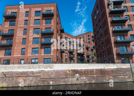 Durch die neue Wohnbauerschließung von Galliard Apsley am Soho Loop auf der Birmingham Canal Old Line entstehen 750 neue Häuser in Ladywood, Birmingham Stockfoto